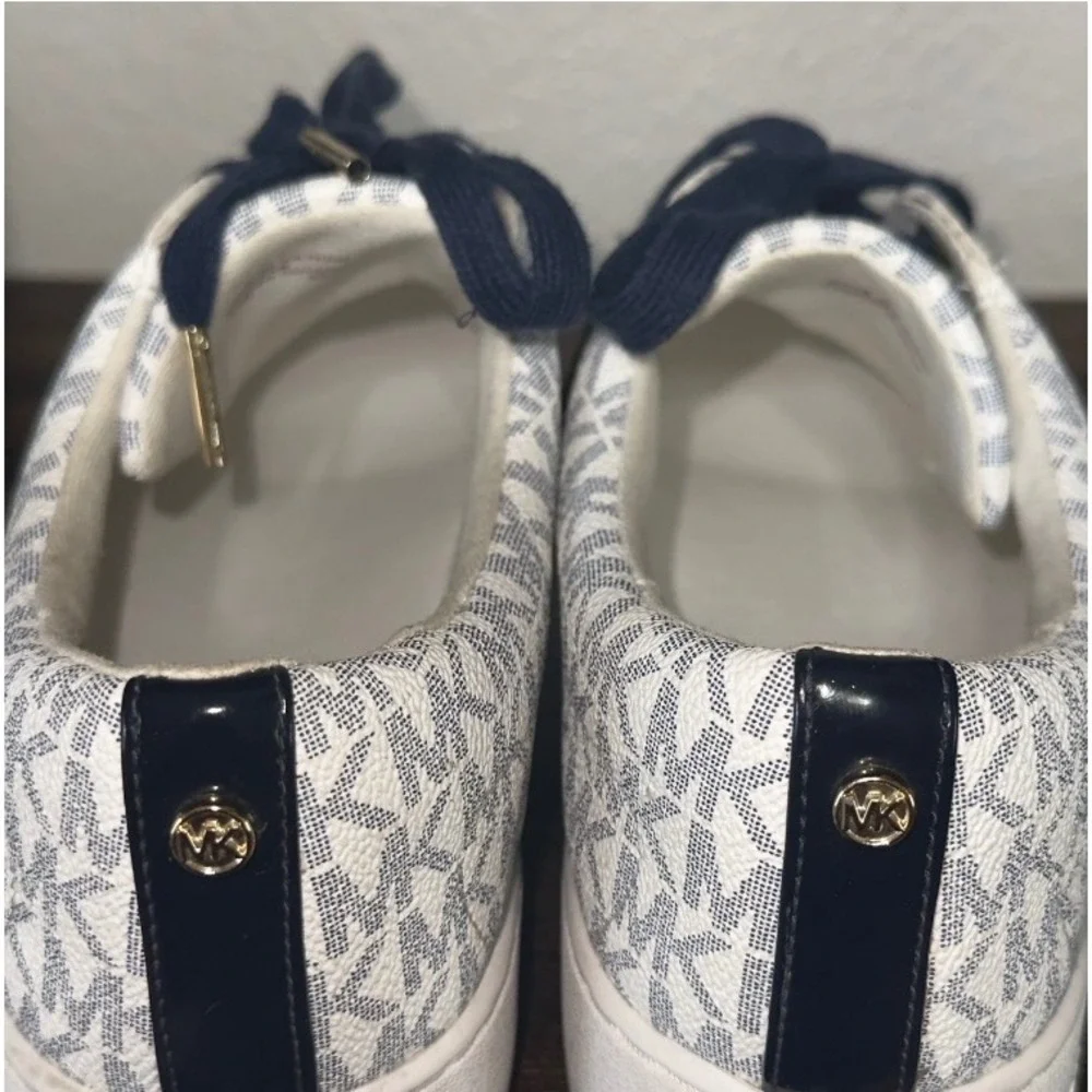 Michael‎ Kors Women's MK Signature Logo Low Top Sneakers White Navy Size 9.5